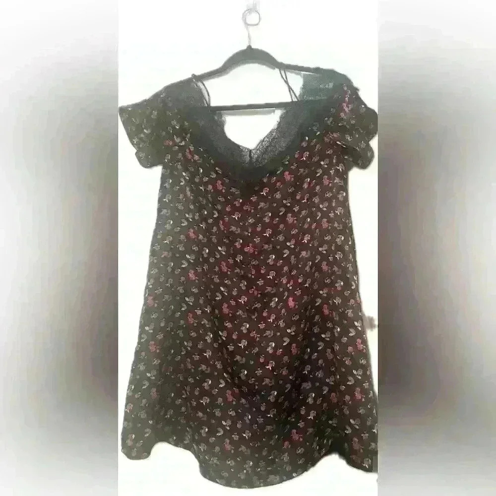 Mi Ami off the shoulder lace Rose slip dress size small